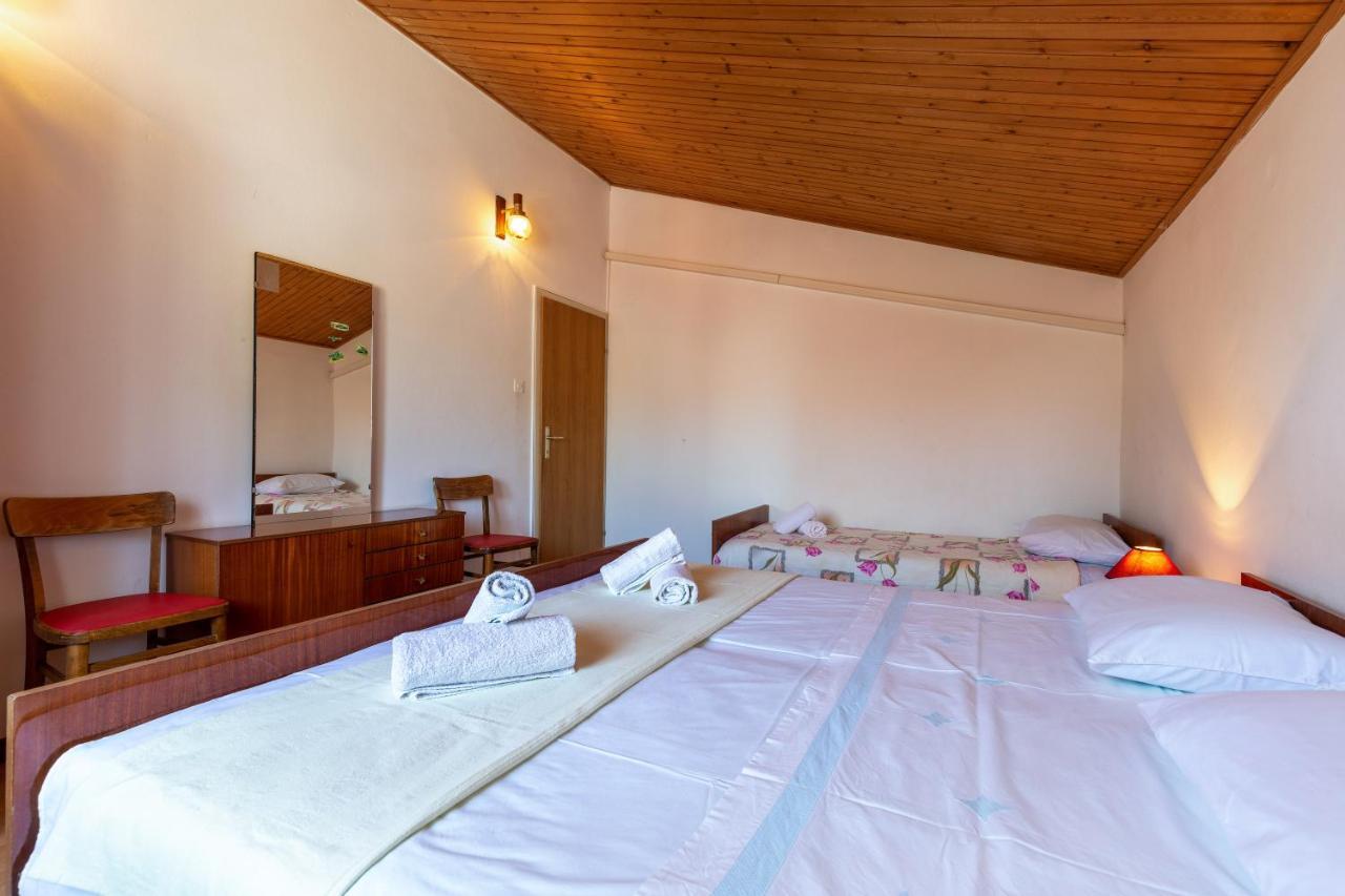 Apartments And Room Pergola Rovinj Buitenkant foto