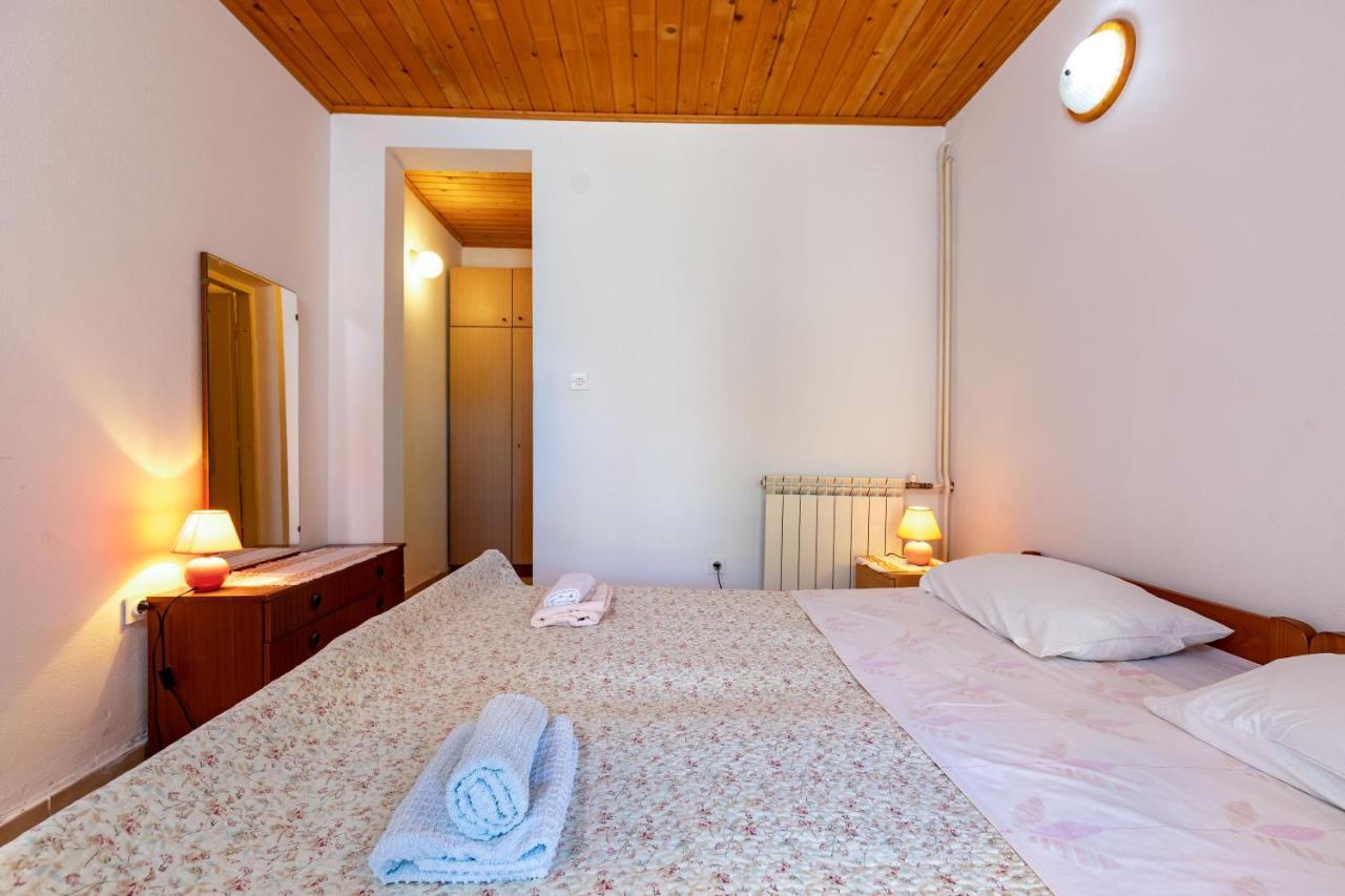 Apartments And Room Pergola Rovinj Buitenkant foto